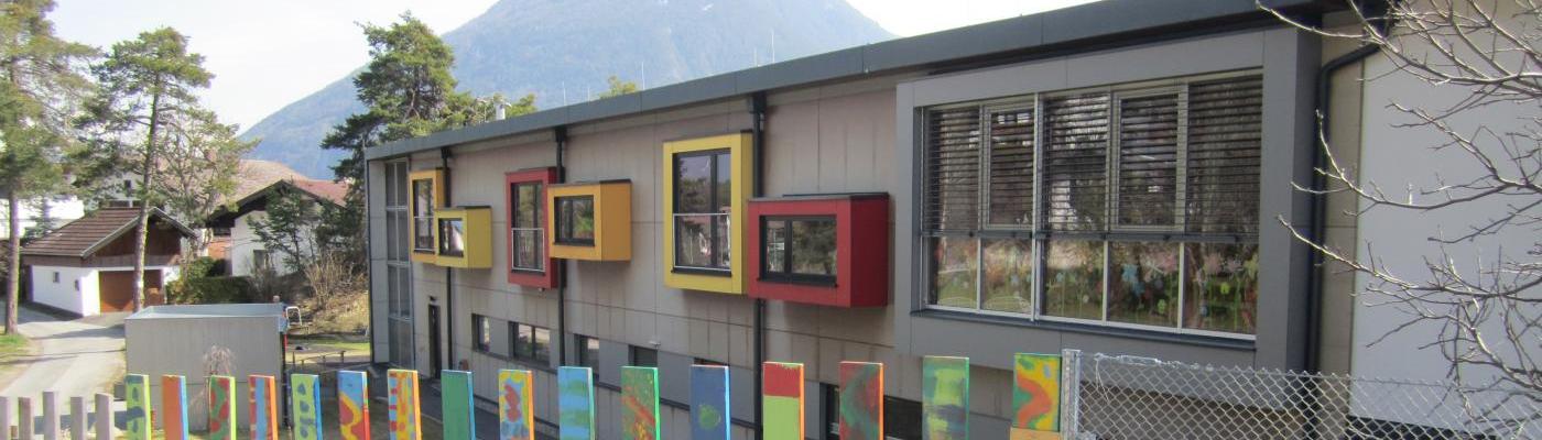 Schulhaus von außen